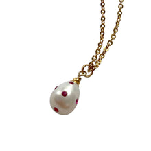 Load image into Gallery viewer, Pearls of Wisdom - Short Necklace Fuchsia