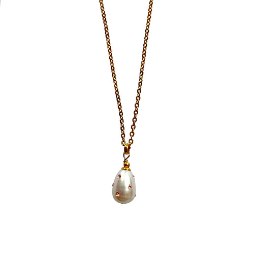 Natural, high quality Freshwater Pearl pendant in Cream White color is inlaid with Bohemian Crystals in Rose color, suspended from 24K Gold plated sparkly link chain, measuring 18