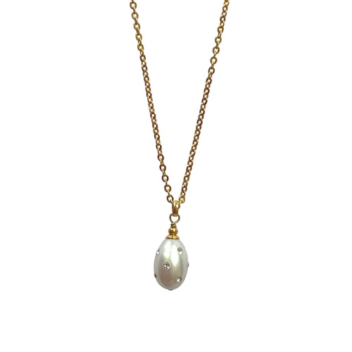 Pearls of Wisdom Cream White Freshwater pearl pendant inlaid with Clear Bohemian Crystals, suspended from 24K Gold Plated fine link chain | Manukyan Design Studio